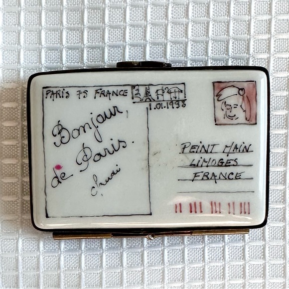 SOLD Vintage Limoges France Hand Painted Eiffel Tower Letter Mini Trinket Box - Picture 3 of 8